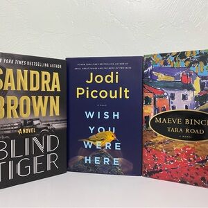 Book Bundle: Sandra Brown, Jodi Picoult, Maeve Binchy Book Set
